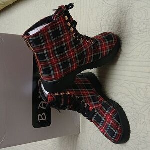 BAMBOO Women's Black and Red Plaid Combat Boots  New In Box.